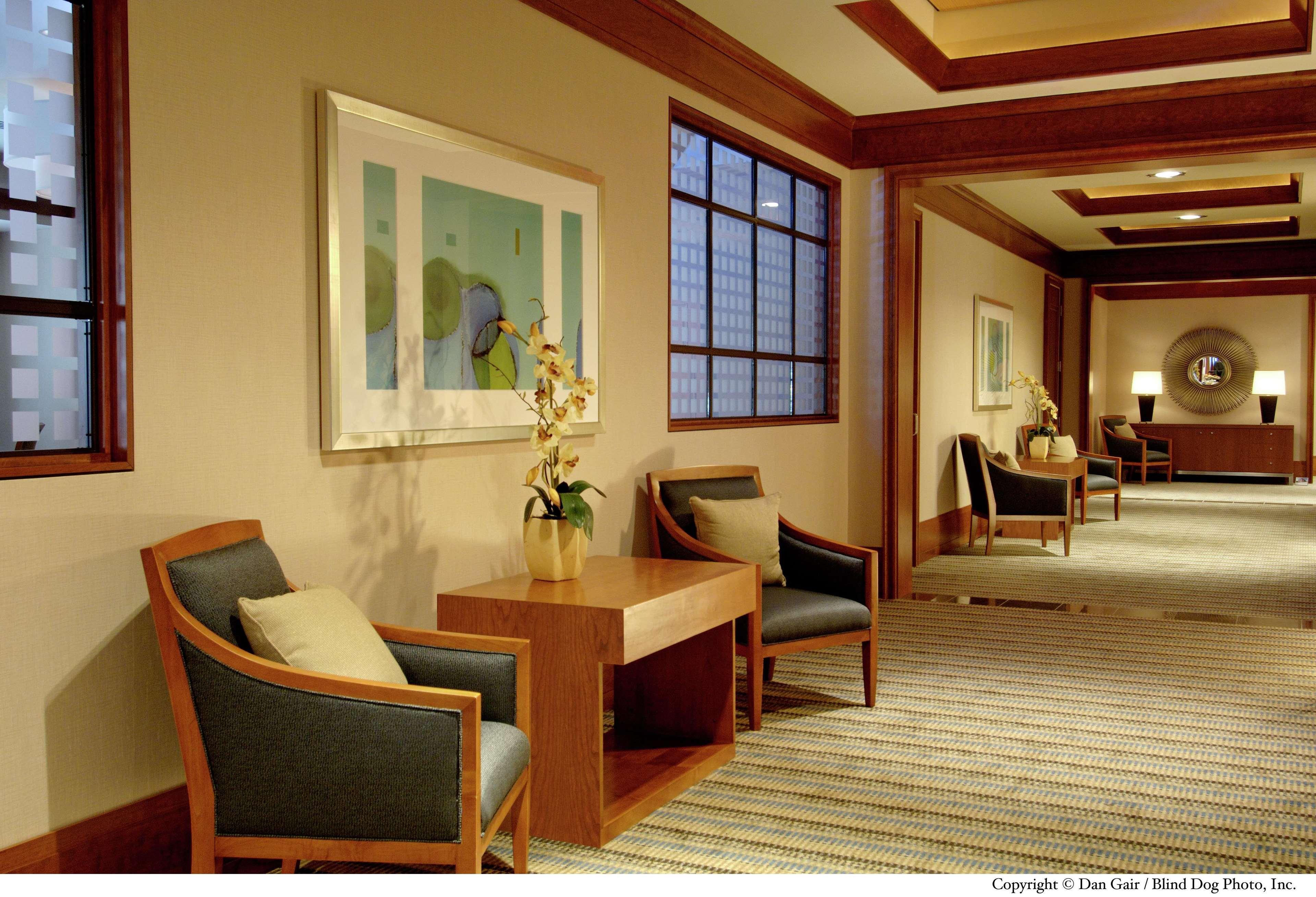 Hilton Garden Inn Portsmouth Downtown Interior photo