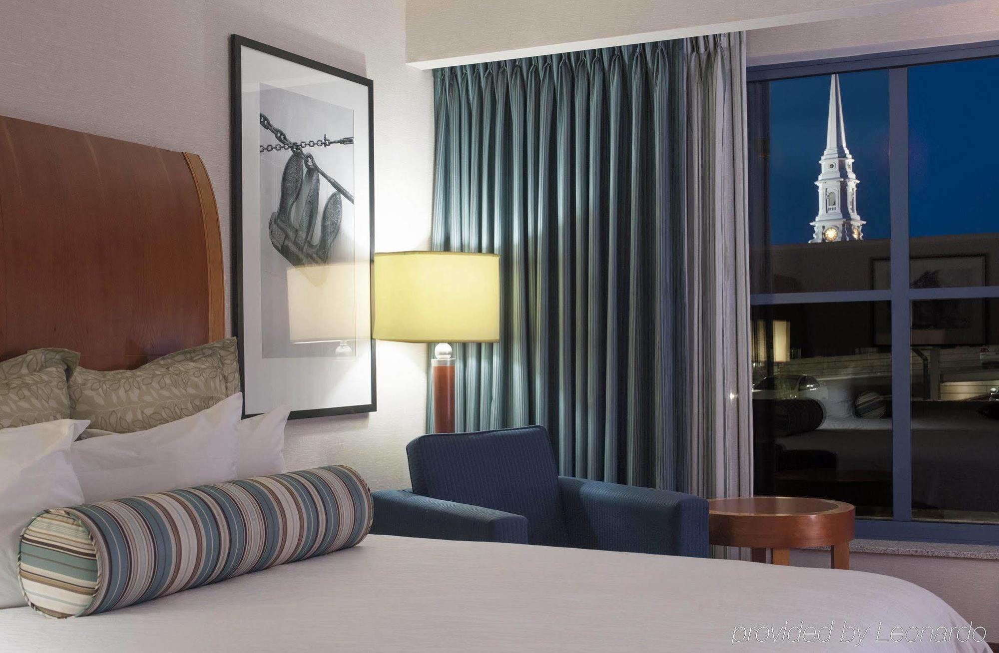 Hilton Garden Inn Portsmouth Downtown Exterior photo